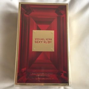 Michael Kors Sexy Ruby purfume